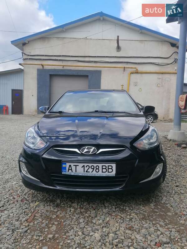 Hyundai Accent (2012)