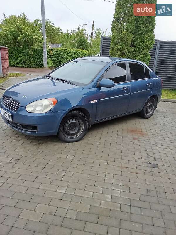 Hyundai Accent (2008)
