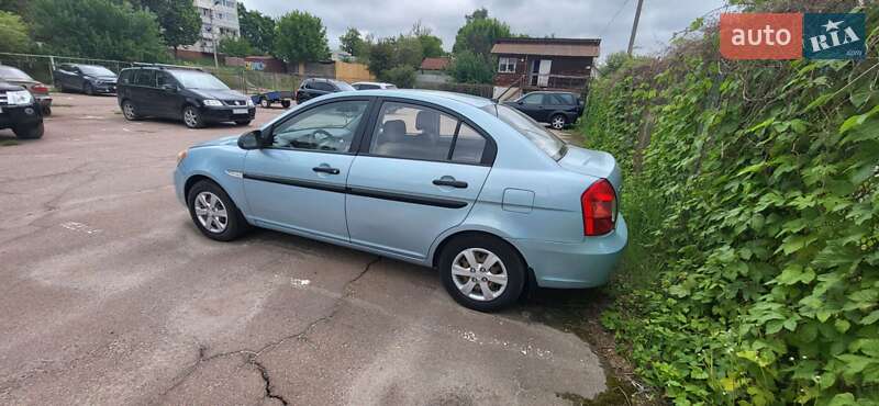 Hyundai Accent (2008)