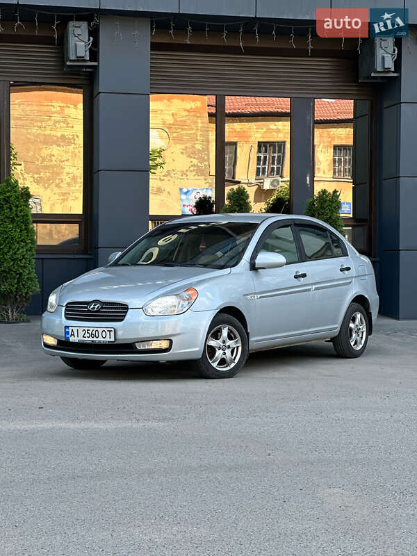 Hyundai Accent (2008)