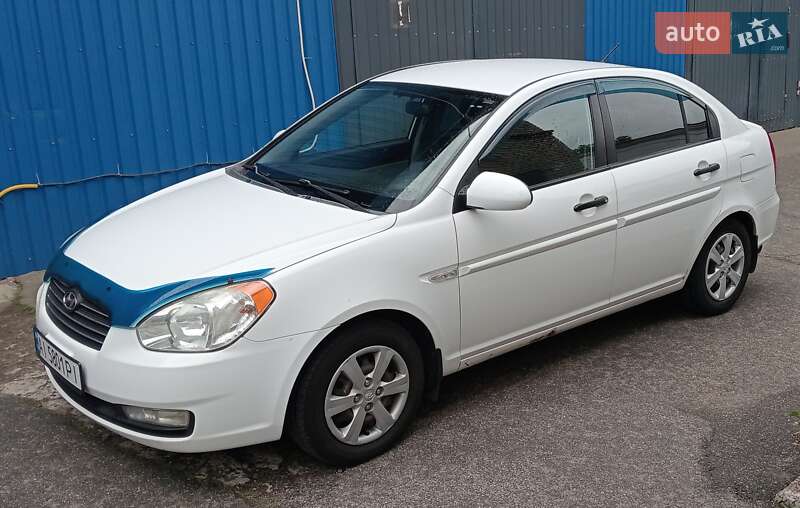 Hyundai Accent (2008)