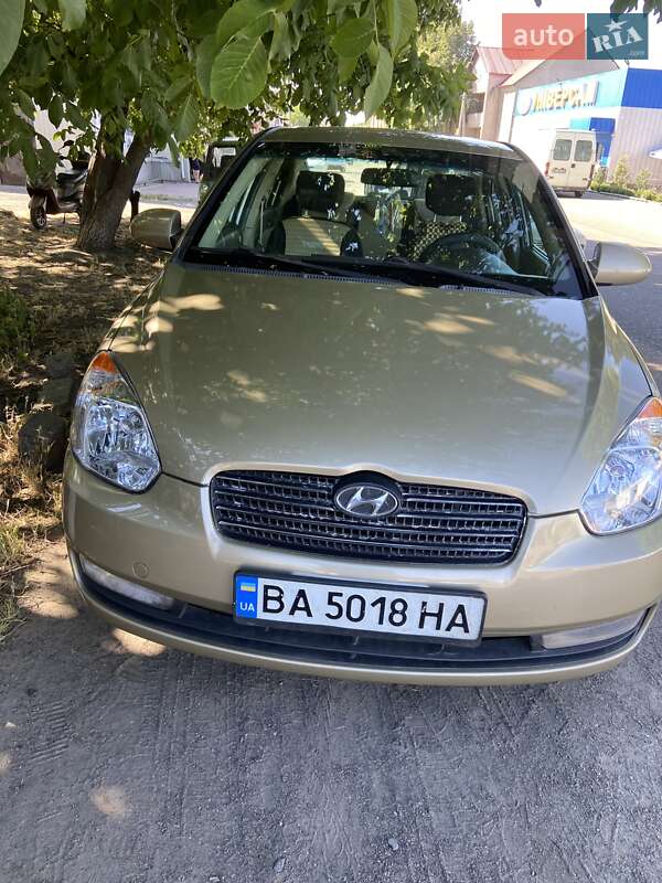 Hyundai Accent (2008)
