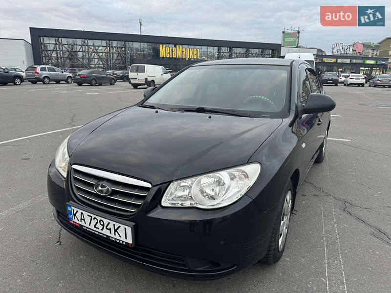 Hyundai Elantra (2008)