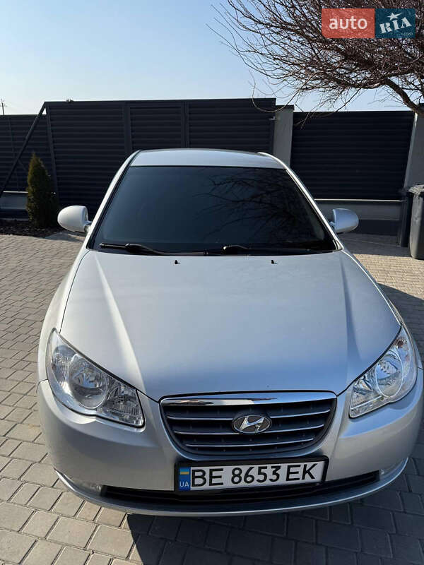 Hyundai Elantra (2008)