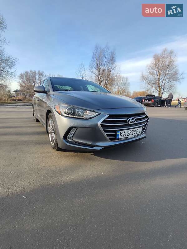 Hyundai Elantra (2017)