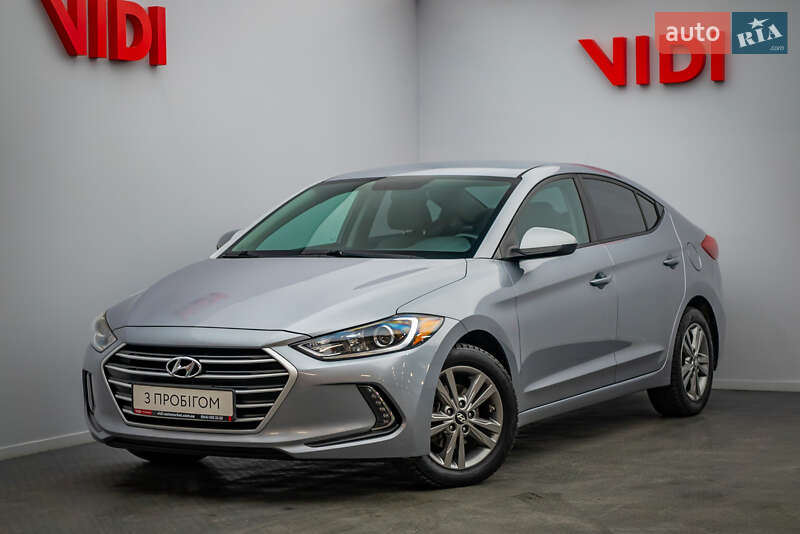 Hyundai Elantra (2016)