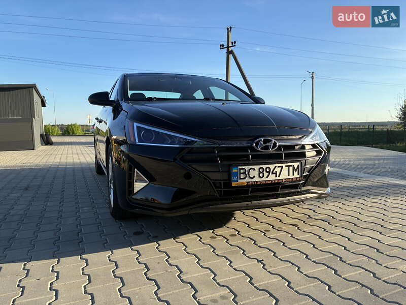 Hyundai Elantra (2020)