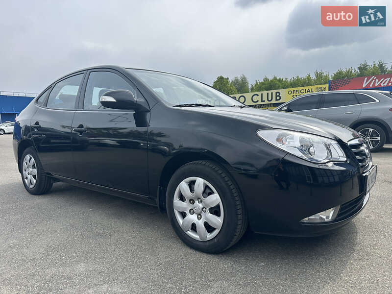 Hyundai Elantra (2010)