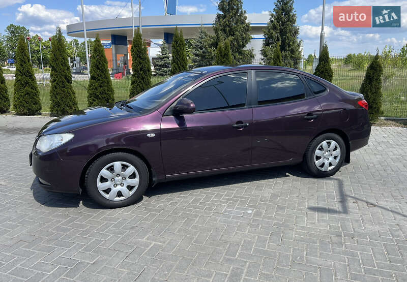 Hyundai Elantra (2008)