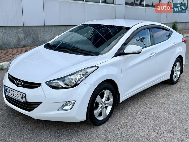 Hyundai Elantra (2012)