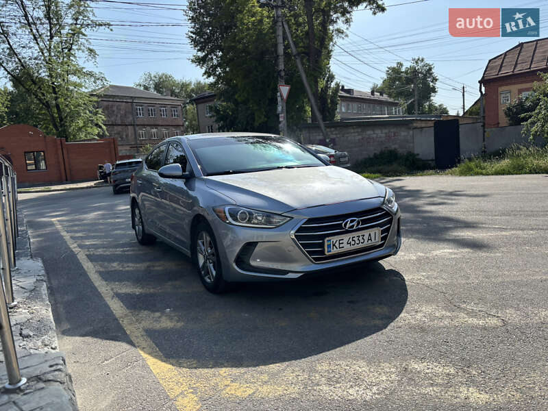 Hyundai Elantra (2016)