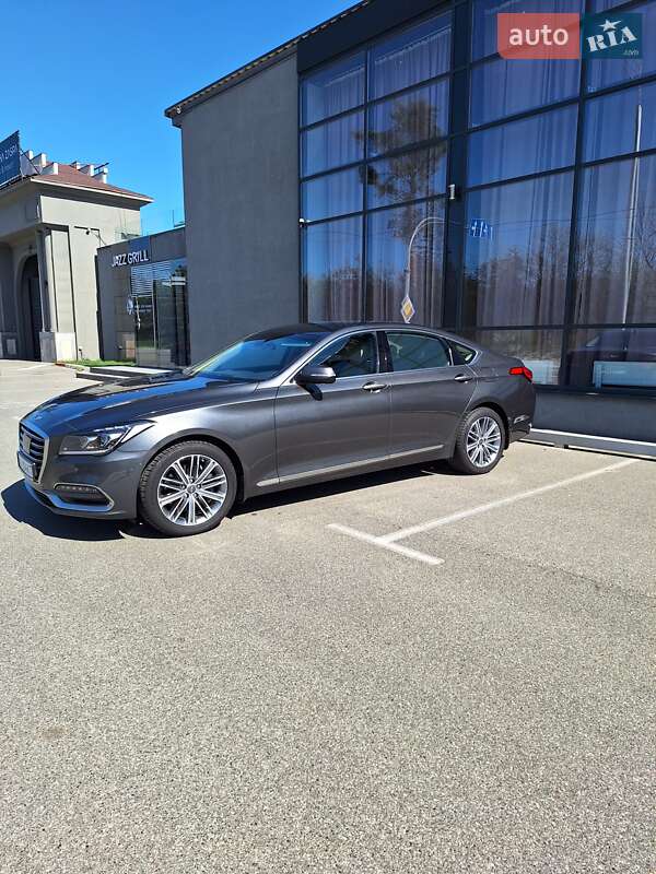 Hyundai Genesis (2017)