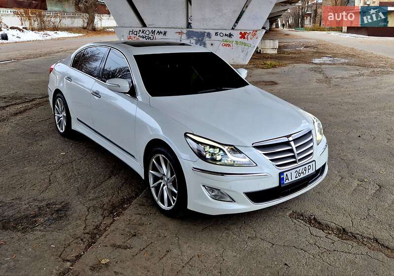 Hyundai Genesis (2013)