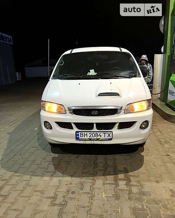 Hyundai H-1 (2003)