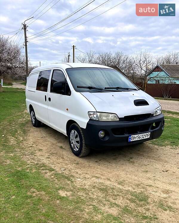 Hyundai H-1 (2002)
