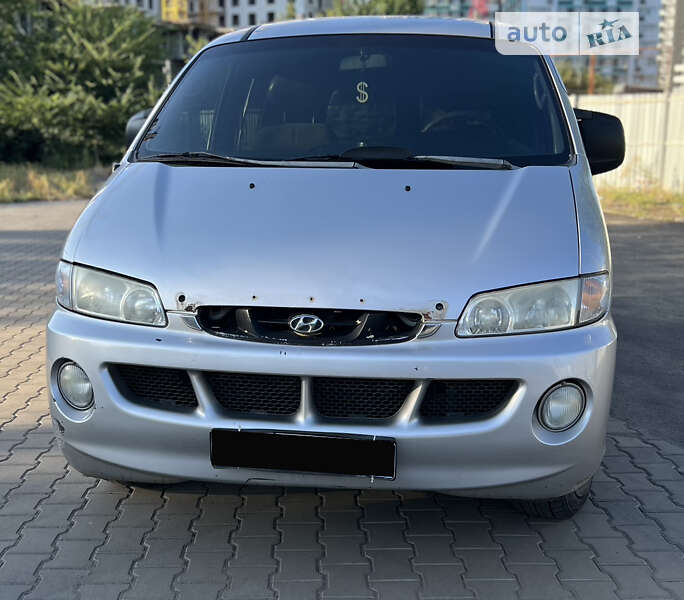 Hyundai H 200 (2001)