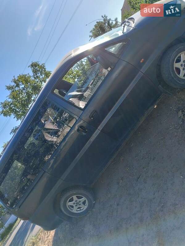Hyundai H 200 (1998)