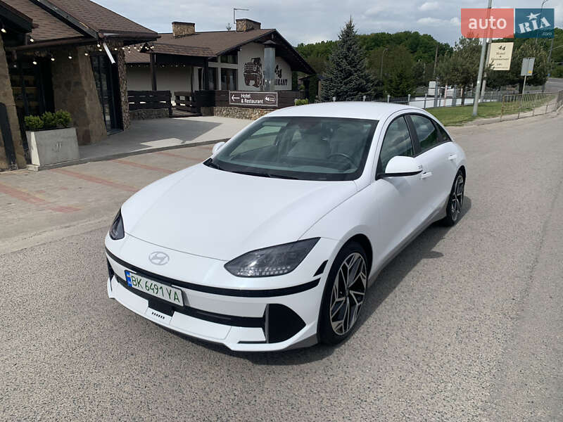 Hyundai Ioniq 6 (2023)