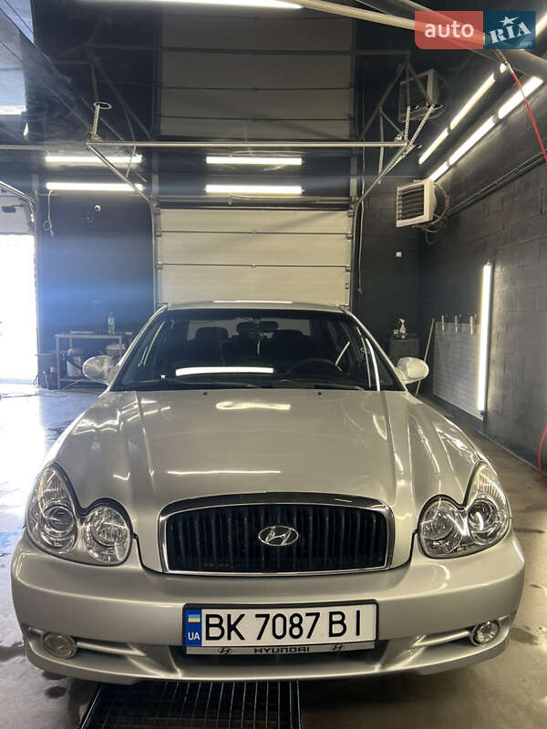 Hyundai Sonata (2003)