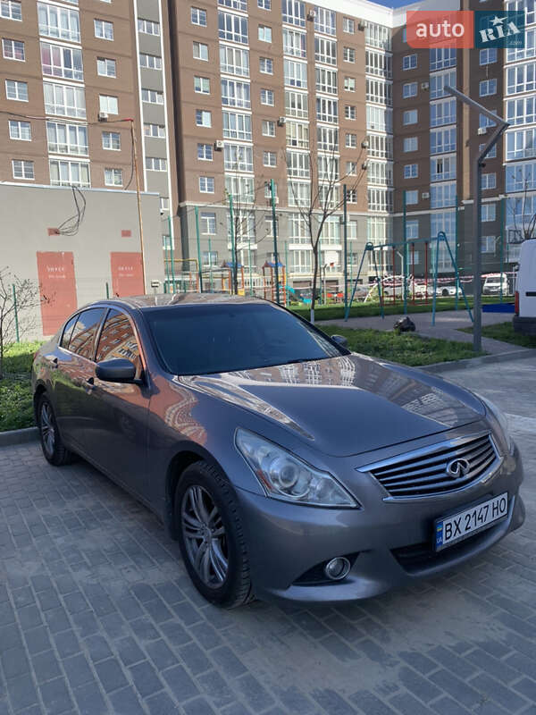 Infiniti G25 (2011)