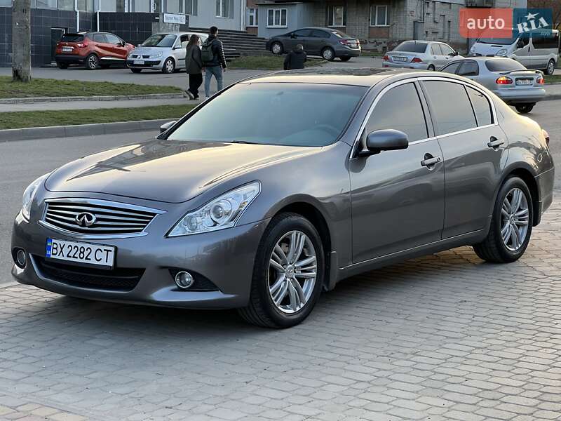 Infiniti G25 (2011)