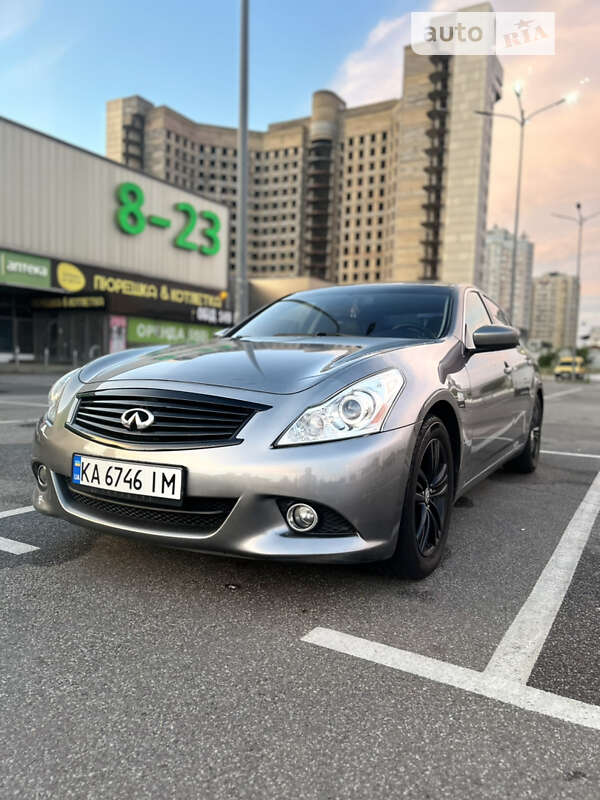 Infiniti G25 (2011)