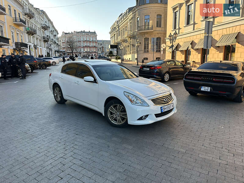 Infiniti G25 (2011)