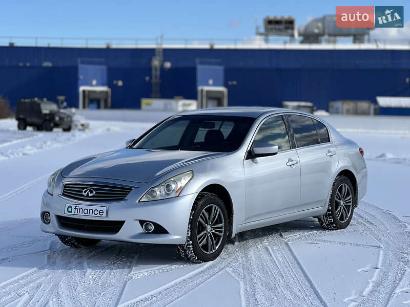 Infiniti G25 (2011)