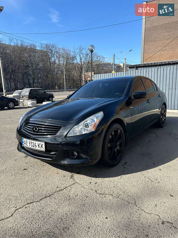 Infiniti G25 (2012)