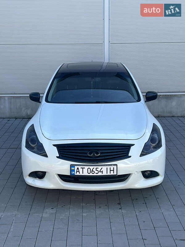 Infiniti G25 (2011)
