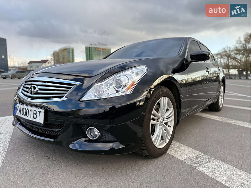 Infiniti G25 (2011)