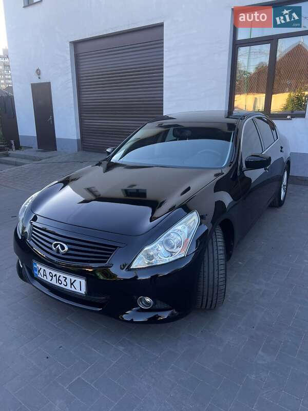 Infiniti G25 (2011)