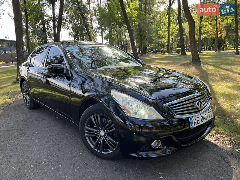 Infiniti G25 (2011)