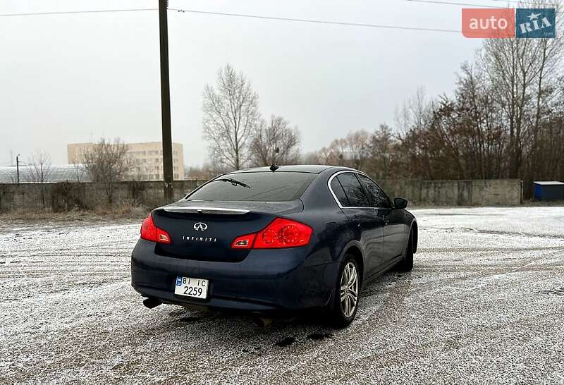 Infiniti G25 (2012)