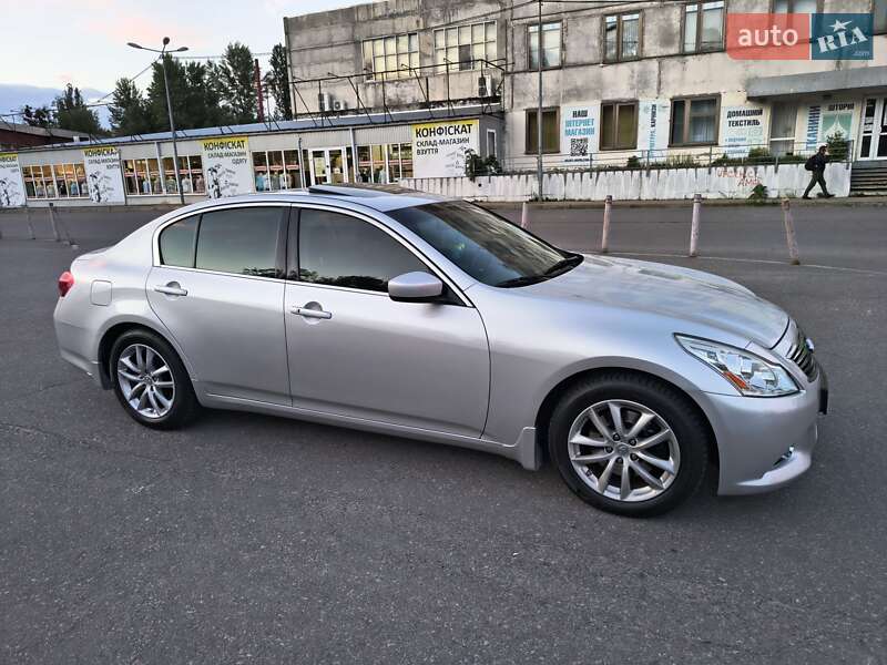Infiniti G25 (2011)
