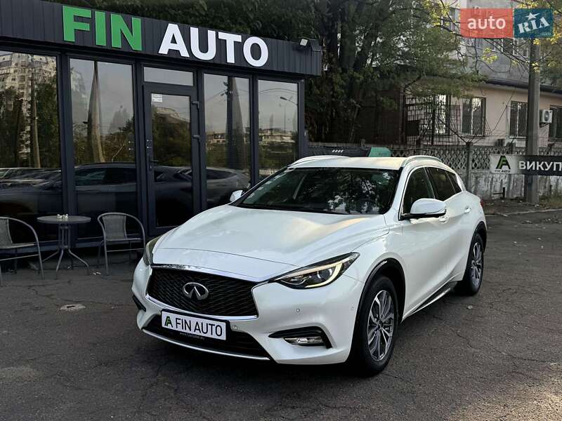 Infiniti Q30 (2017)