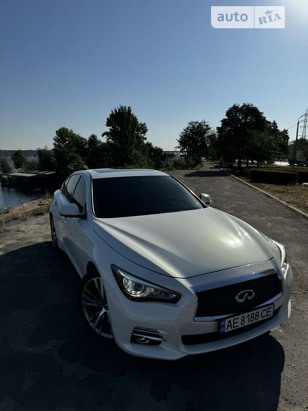 Infiniti Q50 (2015)