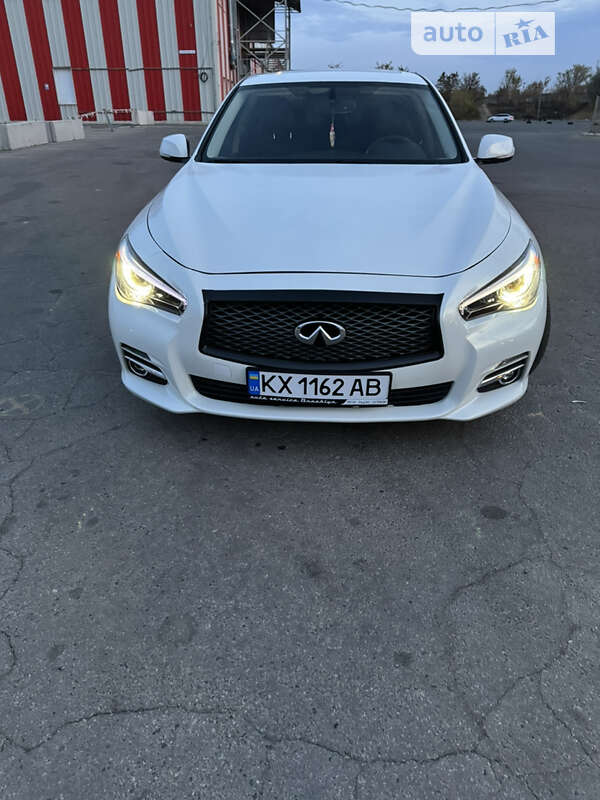 Infiniti Q50 (2015)