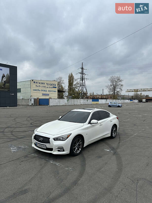 Infiniti Q50 (2015)