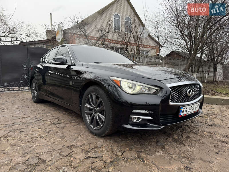 Infiniti Q50 (2015)