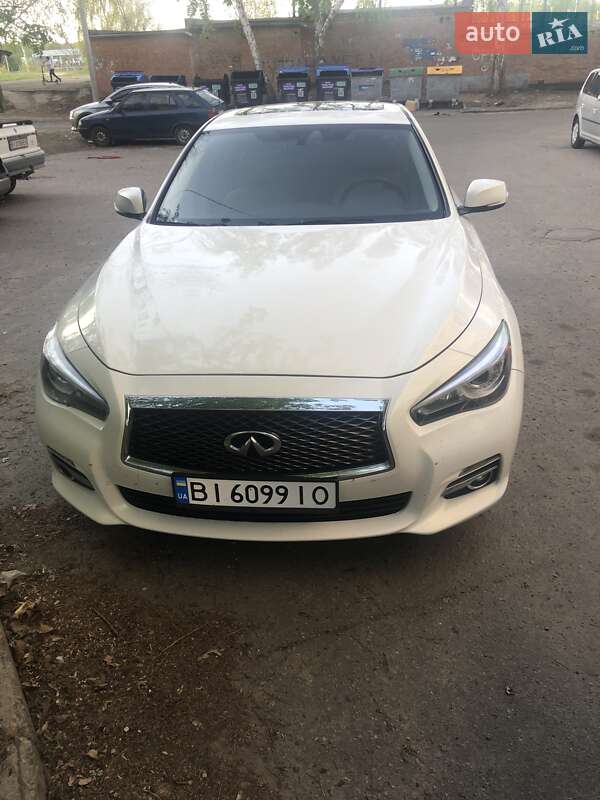 Infiniti Q50 (2015)