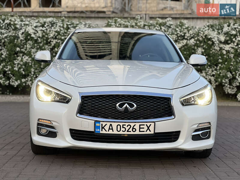 Infiniti Q50 (2015)