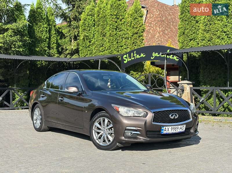 Infiniti Q50 (2013)