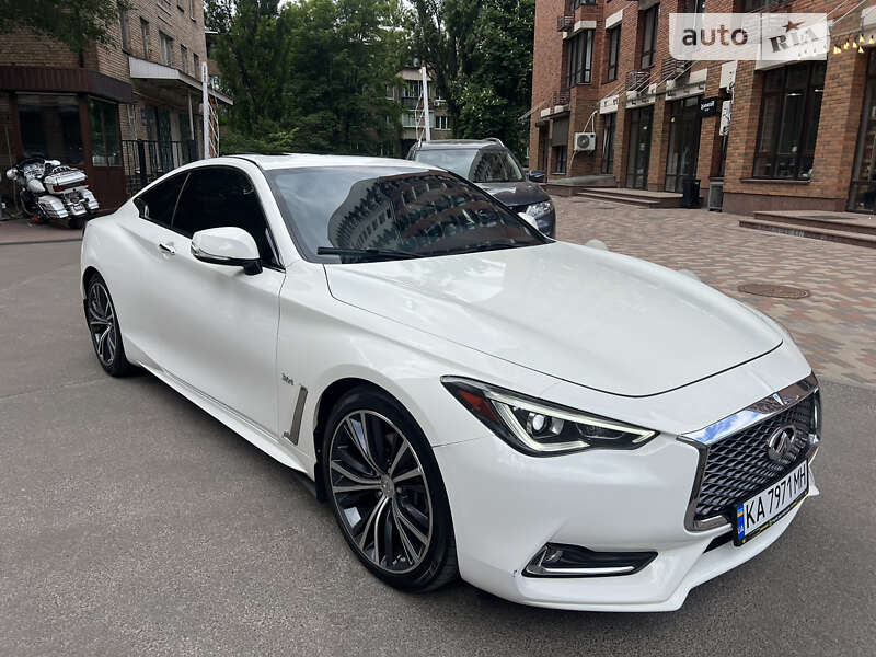 Infiniti Q60 (2017)