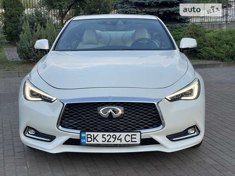 Infiniti Q60 (2016)