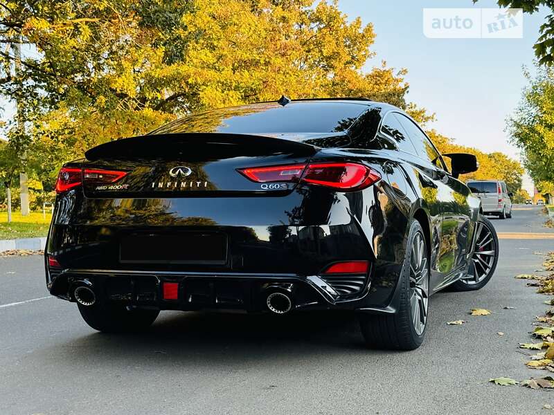 Infiniti Q60 (2017)