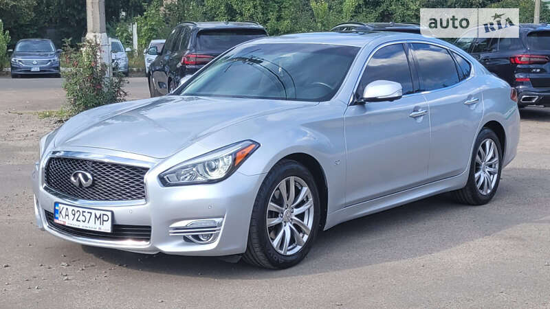 Infiniti Q70 (2017)