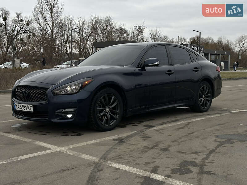 Infiniti Q70 (2017)
