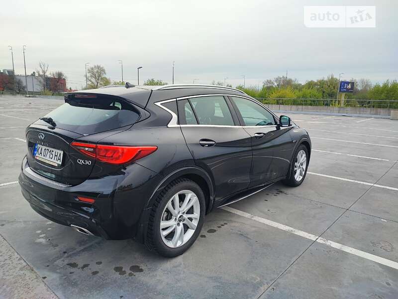 Infiniti Qx30 (2017)