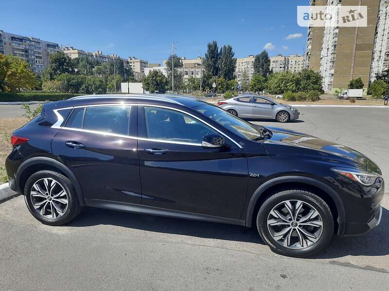 Infiniti Qx30 (2017)